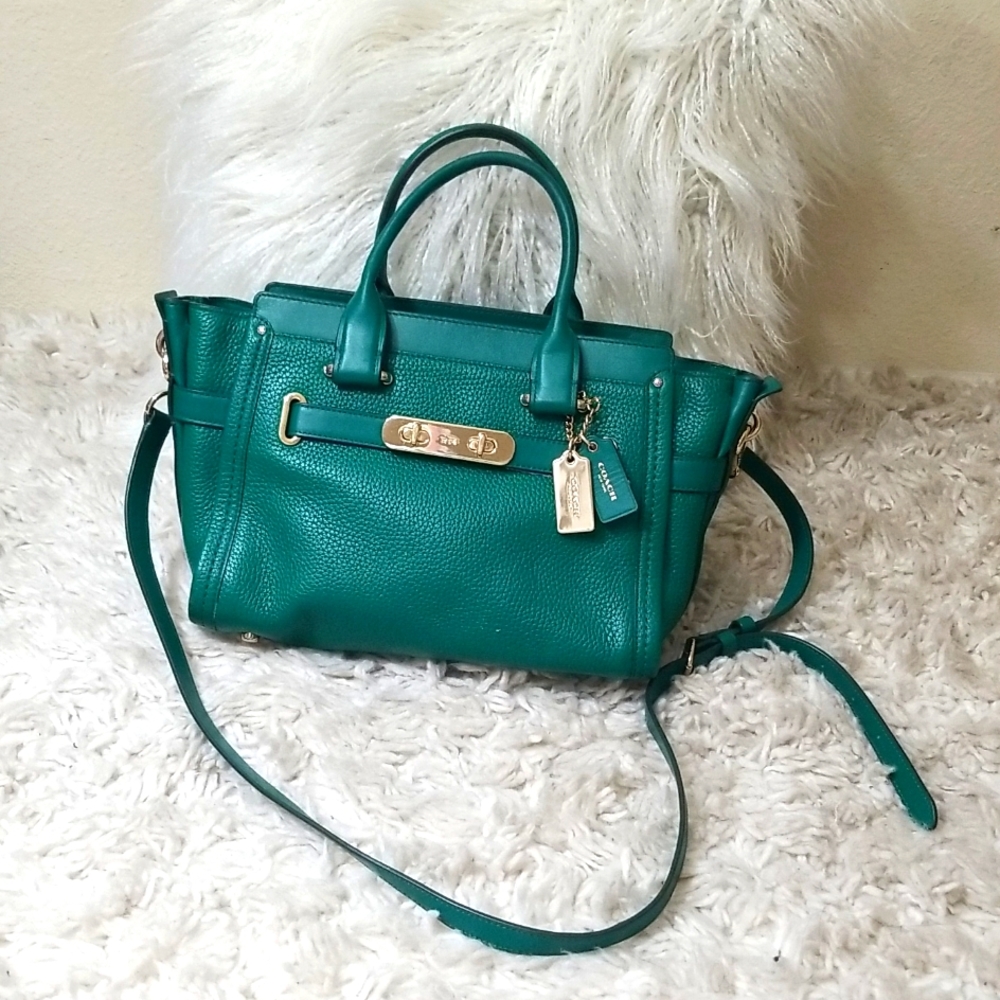 COACH SWAGGER PURSE